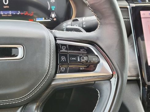 Used 2023 Jeep Grand Cherokee Overland w/ Advanced Protech Group III AWD/4WD image 22