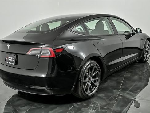 Used 2023 Tesla Model 3 Standard Range RWD image 9