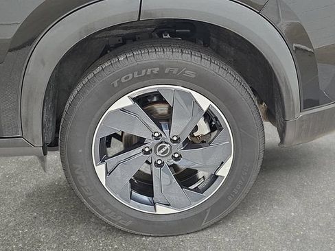 Used 2025 Nissan Rogue SV AWD/4WD image 32