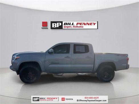 Used 2021 Toyota Tacoma TRD Sport image 2