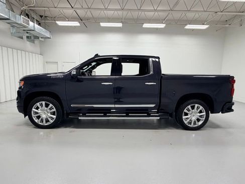 Certified 2022 Chevrolet Silverado 1500 High Country w/ High Country Premium Package image 2