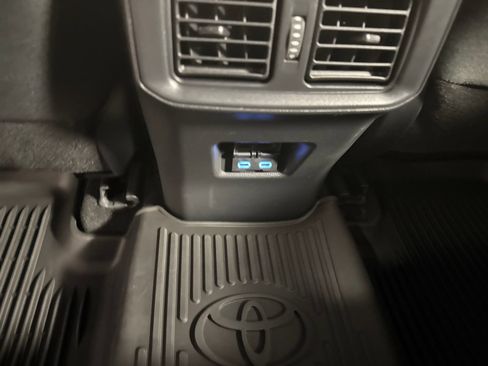 Used 2022 Toyota RAV4 SE w/ Convenience Package AWD/4WD image 27