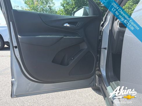 Used 2024 Chevrolet Equinox LT w/ Driver Convenience Package AWD/4WD image 16