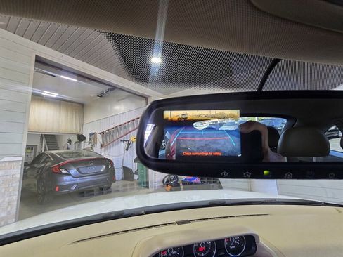 Used 2014 Volkswagen Beetle TDI image 21