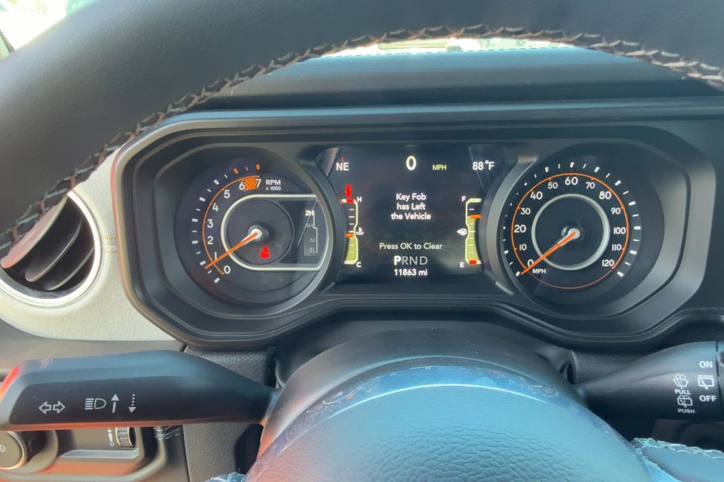 Used 2026 Jeep Wrangler Unlimited Sahara AWD/4WD image 16
