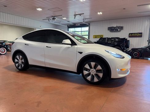 Used 2020 Tesla Model Y Long Range image 7