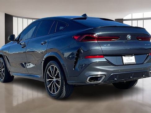 Used 2022 BMW X6 xDrive40i w/ M Sport Package image 12