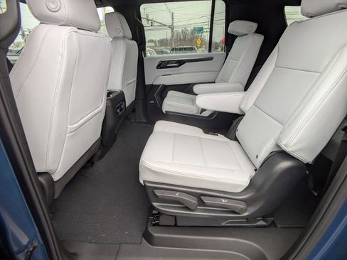 New 2026 Chevrolet Suburban Premier w/ Sun And Tow Package AWD/4WD image 13