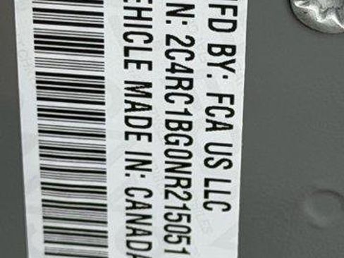 Used 2022 Chrysler Pacifica Touring-L image 38