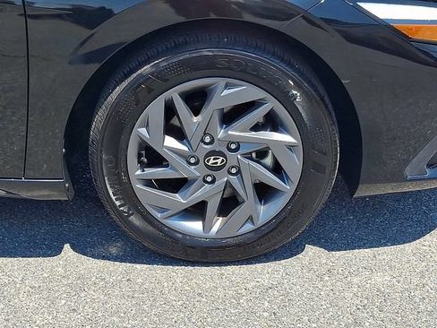 Used 2024 Hyundai Elantra SEL FWD image 8