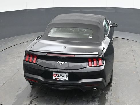 Used 2025 Ford Mustang Premium image 35