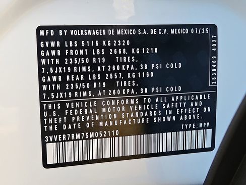 Certified 2025 Volkswagen Tiguan SE image 27