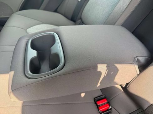Used 2020 Toyota Camry LE FWD image 16