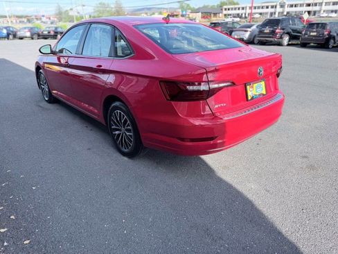 Used 2020 Volkswagen Jetta SE w/ SE Cold Weather Package image 4