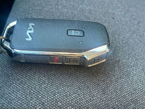 Used 2025 Kia Seltos S image 18