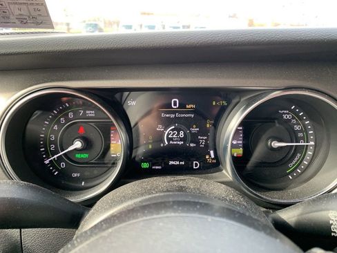 Used 2023 Jeep Wrangler Unlimited w/ Dual Top Group image 26