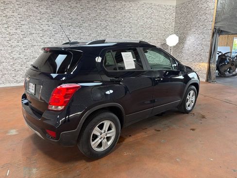Used 2022 Chevrolet Trax LT w/ LT Convenience Package FWD image 7