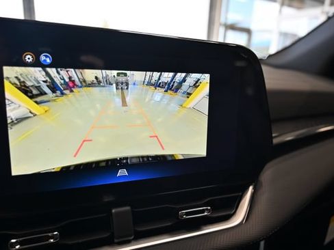 New 2026 Chevrolet Equinox LT w/ Convenience Package II FWD image 16