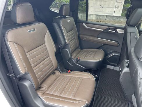 New 2026 GMC Acadia Denali Ultimate AWD/4WD image 28