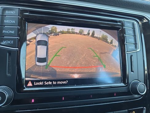 Used 2016 Volkswagen Passat 1.8T SEL Premium FWD image 29