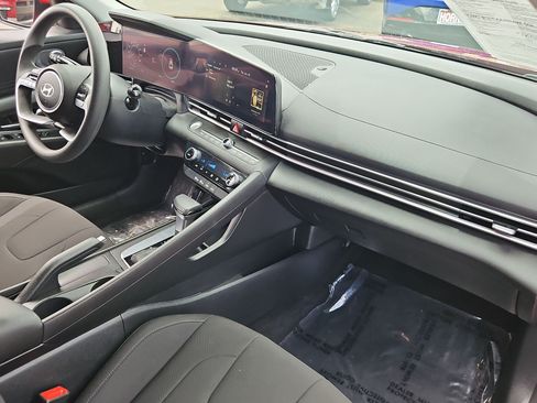 Used 2024 Hyundai Elantra SEL FWD image 27