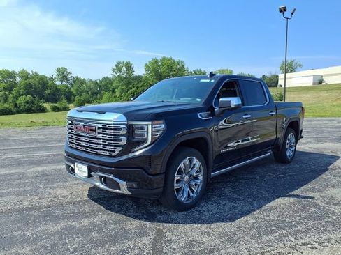 Used 2025 GMC Sierra 1500 Denali w/ Denali Reserve Package AWD/4WD image 12