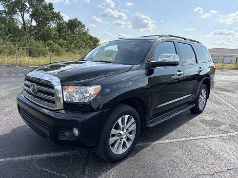 Used 2017 Toyota Sequoia Limited AWD/4WD image 3