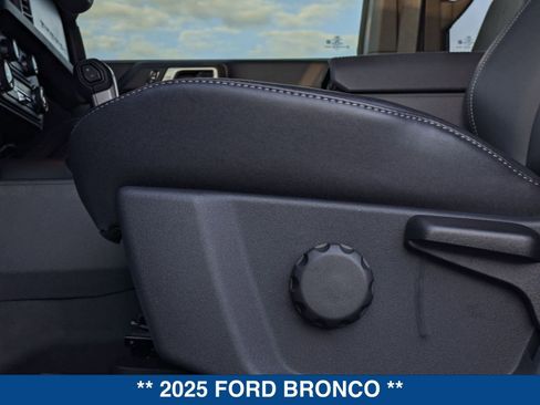 New 2025 Ford Bronco Badlands AWD/4WD image 24