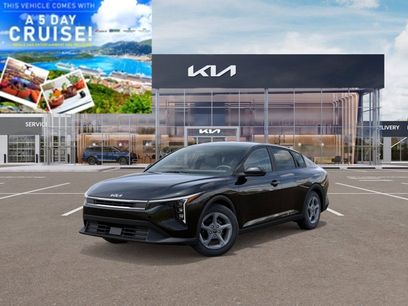 New 2025 Kia K4 LXS