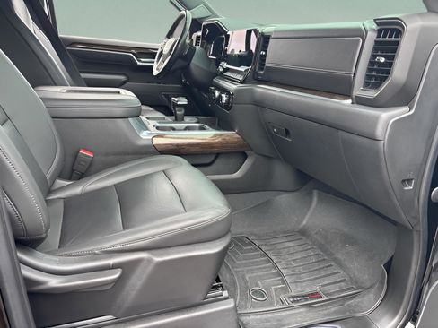 Used 2022 GMC Sierra 1500 Elevation w/ Elevation Premium Package image 23