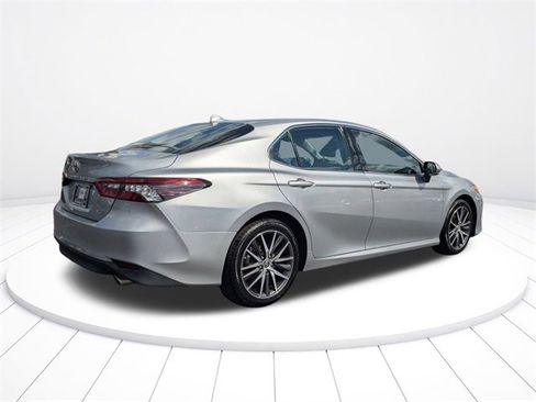 Used 2023 Toyota Camry XLE w/ Navigation Package image 3