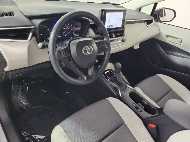 Used 2025 Toyota Corolla LE FWD image 18
