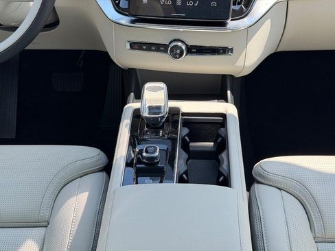 New 2026 Volvo XC90 T8 Ultra w/ Lounge Package AWD/4WD image 8