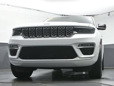 Used 2025 Jeep Grand Cherokee Summit AWD/4WD image 35