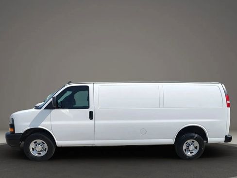 Used 2019 Chevrolet Express 3500 Extended w/ Driver Convenience Package image 3