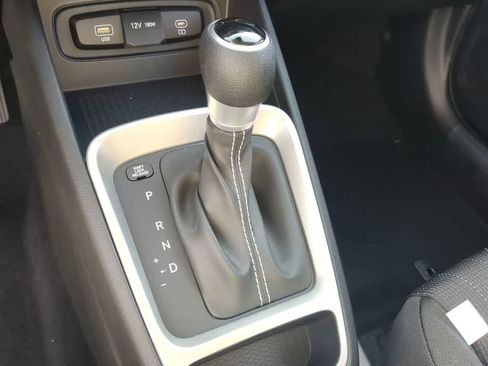 New 2026 Hyundai Venue SE FWD image 31