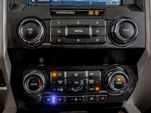Used 2019 Ford F250 Lariat w/ Lariat Ultimate Package AWD/4WD image 27