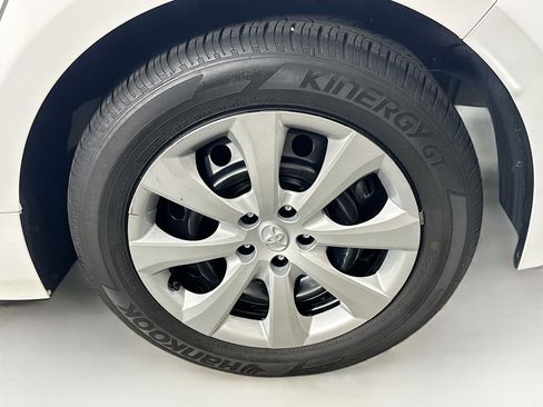 Used 2024 Toyota Corolla LE FWD image 11
