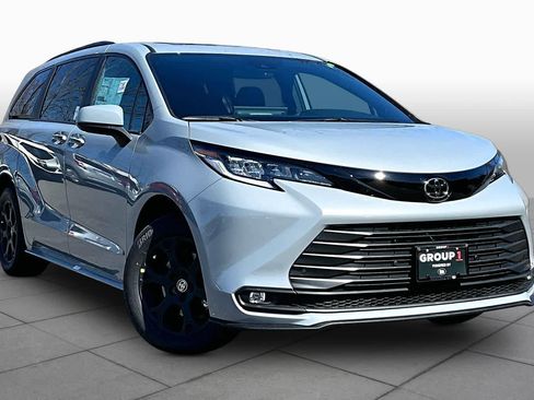 New 2026 Toyota Sienna XLE Woodland Edition AWD/4WD image 2