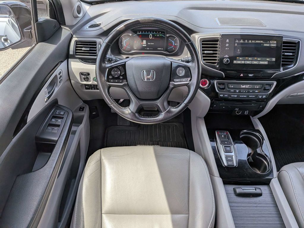 Used 2019 Honda Pilot Touring image 16