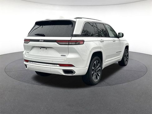 Used 2022 Jeep Grand Cherokee Overland w/ Luxury Tech Group IV image 5