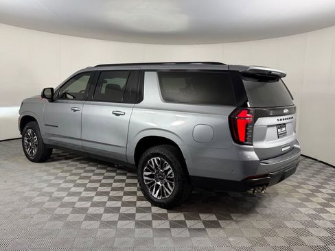 Used 2025 Chevrolet Suburban Z71 AWD/4WD image 9