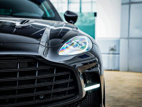 New 2025 Aston Martin DBX 707 image 5