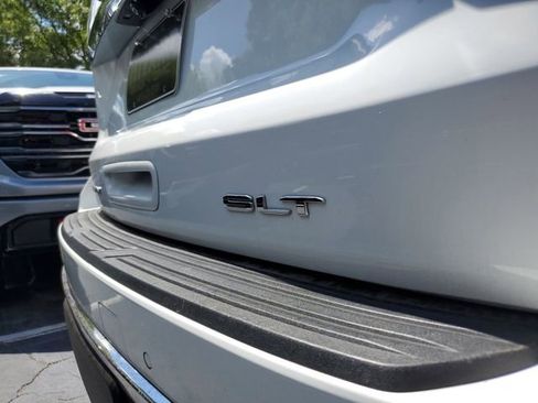 Used 2023 GMC Yukon SLT w/ SLT Luxury Package RWD image 8