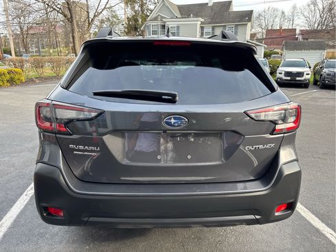 Used 2025 Subaru Outback Premium image 4
