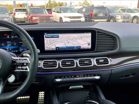 Used 2025 Mercedes-Benz GLS 63 AMG 4MATIC image 6