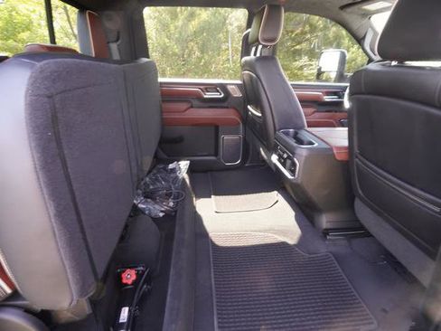 Used 2024 GMC Sierra 2500 Denali Ultimate image 33