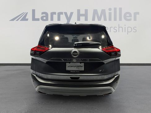 Certified 2023 Nissan Rogue SV w/ SV Premium B Package image 4