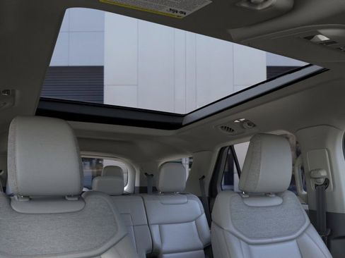 New 2026 Ford Explorer Active w/ Active Comfort Package image 22