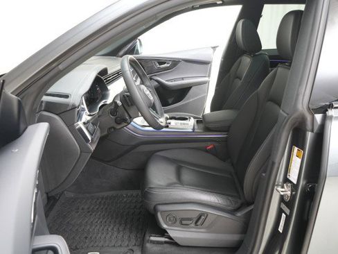 Used 2023 Audi Q8 Premium Plus w/ Premium Plus Package image 38